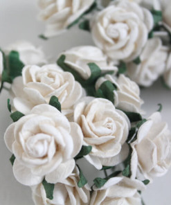 Hoa hồng giấy màu trắng kem 2cm (set/5 cái)