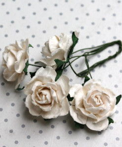 Hoa hồng giấy màu trắng kem kt 2.5cm (set/2 cái)