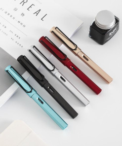 Alternative view of Viết máy (mẫu ngòi cong)