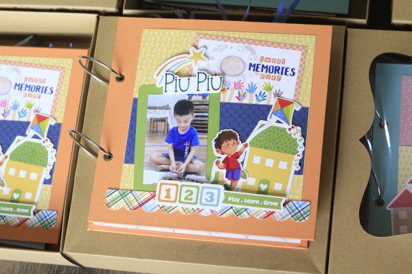 Scrapbook lưu ảnh chủ đề Tốt nghiệp cho bé - 2024